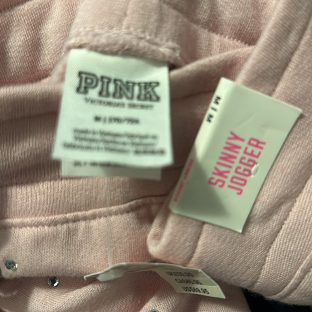 Pink sweats - Picture 5 of 5